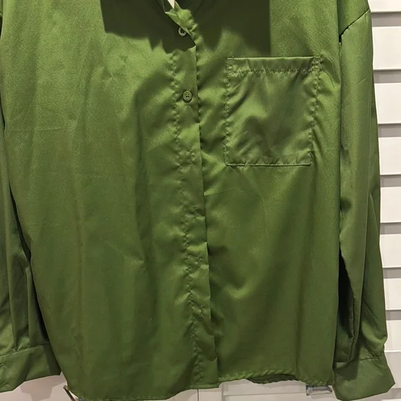 Order Plus NWT Green Button-Up Shirt with long sleeves. - Picture 4 of 9
